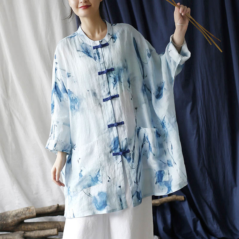 Camisa de chaqueta de lino de ramio de manga larga con diseño de botones de rana con estampado de tinta blanca y azul de Buddha Stones con bolsillos