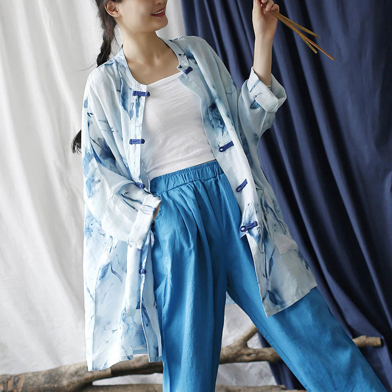 Camisa de chaqueta de lino de ramio de manga larga con diseño de botones de rana con estampado de tinta blanca y azul de Buddha Stones con bolsillos
