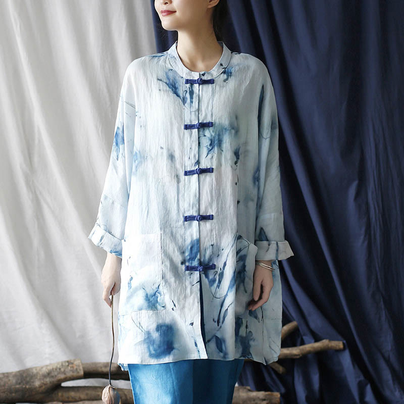 Camisa de chaqueta de lino de ramio de manga larga con diseño de botones de rana con estampado de tinta blanca y azul de Buddha Stones con bolsillos