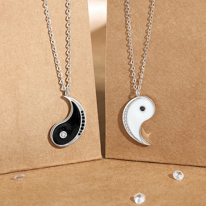 Collar con colgante de plata de ley 925 con símbolo de Yin Yang Harmnoy de Buddha Stones