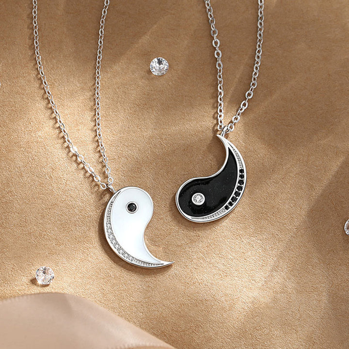 Collar con colgante de plata de ley 925 con símbolo de Yin Yang Harmnoy de Buddha Stones