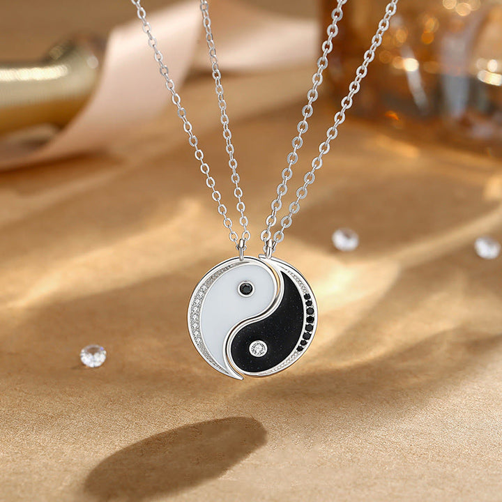 Collar con colgante de plata de ley 925 con símbolo de Yin Yang Harmnoy de Buddha Stones - 2 piezas Yin Yang en blanco y negro - image 0