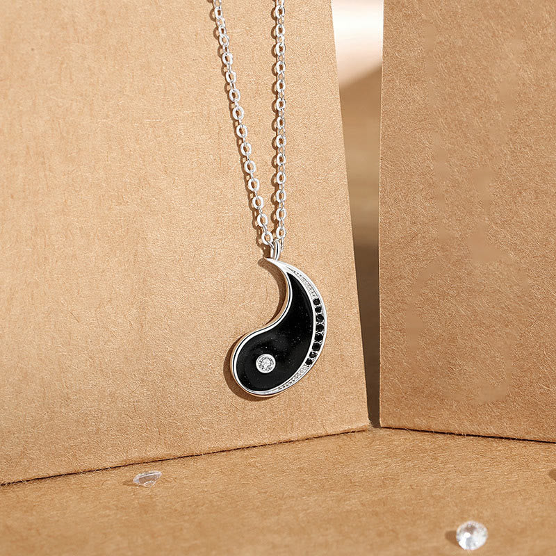 Collar con colgante de plata de ley 925 con símbolo de Yin Yang Harmnoy de Buddha Stones