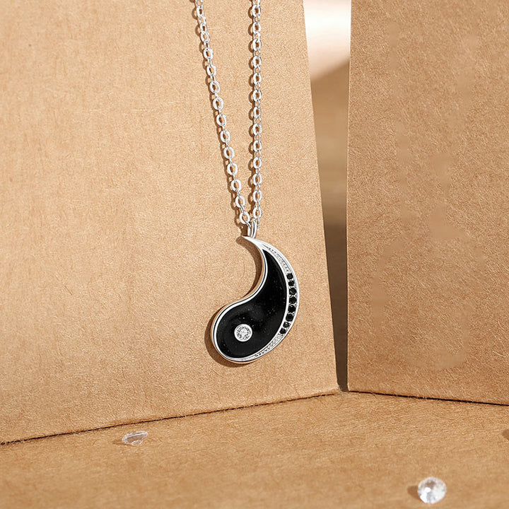 Collar con colgante de plata de ley 925 con símbolo de Yin Yang Harmnoy de Buddha Stones