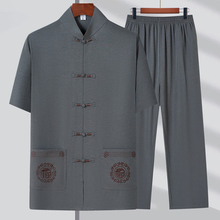 Buddha Stones Fu personaje bordado traje Tang tradicional botón de rana manga corta Top pantalones ropa conjunto para hombres - Gris (Top y pantalón) - US/UK/AU44, EU54 (4XL) - image 3