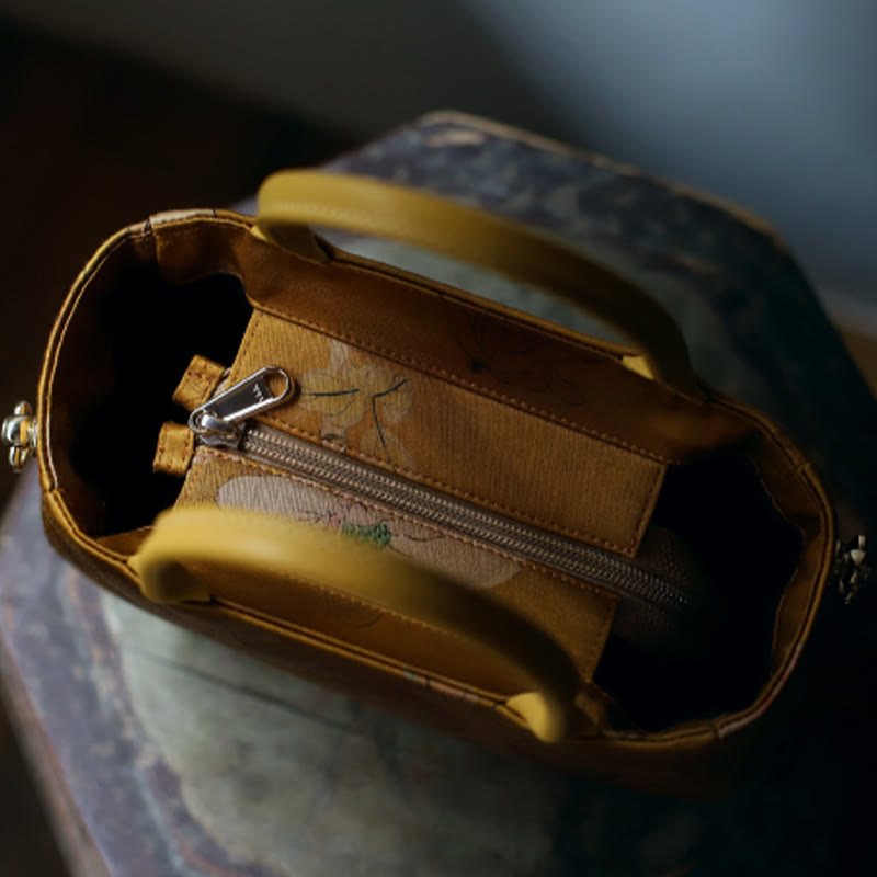 Bolso bandolera con cremallera y cadena de metal con peonía y flores vintage de Buddha Stones