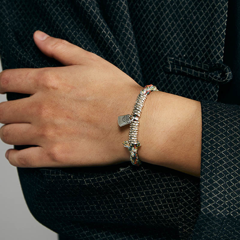 Pulsera de múltiples hebras de protección hecha a mano de plata de ley 925 con Buddha Stones
