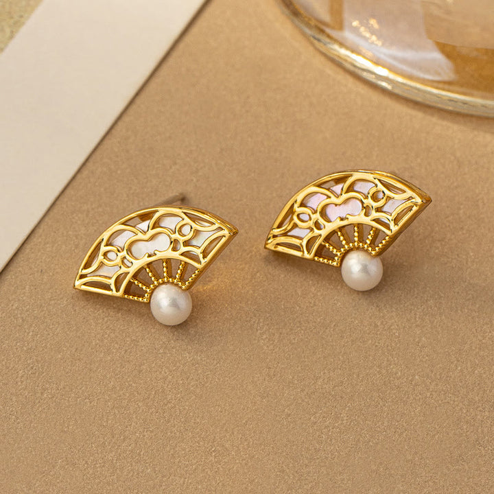 Pendientes colgantes de sabiduría de cobre con perla y patrón de abanico de plata de ley 925 Buddha Stones