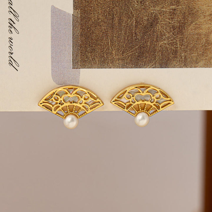 Pendientes colgantes de sabiduría de cobre con perla y patrón de abanico de plata de ley 925 Buddha Stones