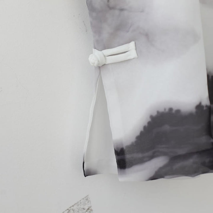 Camisa de Hombre de Manga Corta con Botones en Forma de Rana y Paisaje de Montaña en Tinta