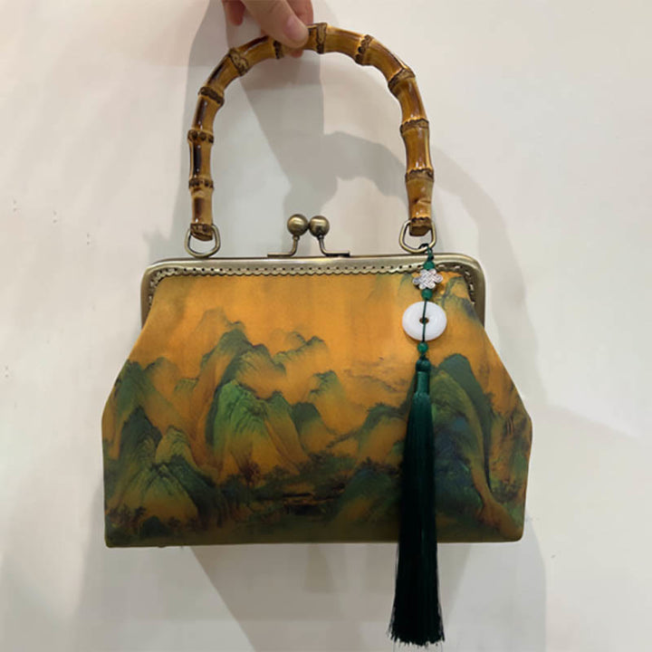 Bolso de mano cruzado con cadena de metal, asa de bambú, piedras de Buda, plantas verdes, montañas