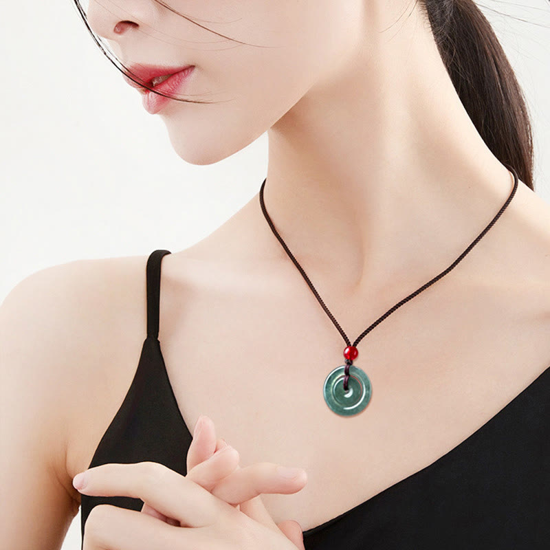Colgante de Abundancia con Doble Broche de Paz de Jade Verde Buddha Stones