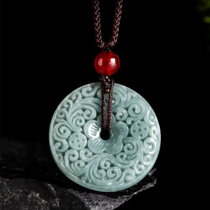 Colgante de collar de abundancia con piedra jade verde tallada en forma de flor y amuleto de paz de Buddha Stones