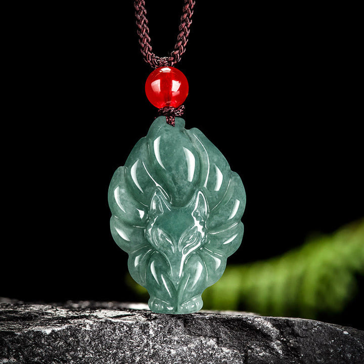 Buddha Stones Colgante de Collar de Jade Verde Natural con Zorro de Nueve Colas de la Suerte