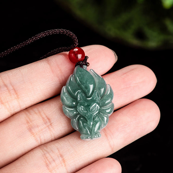 Buddha Stones Colgante de Collar de Jade Verde Natural con Zorro de Nueve Colas de la Suerte