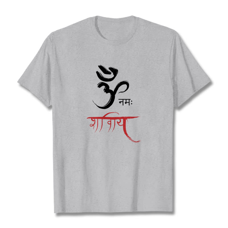 Camiseta de mantra sánscrito OM NAMAH SHIVAYA de Buddha Stones - Gris claro - 2XL - image 0