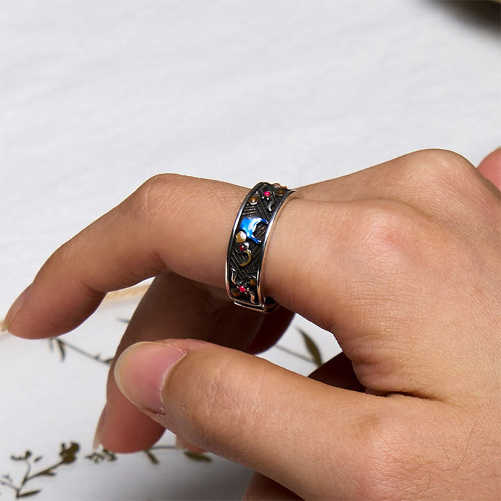 Anillo ajustable de fuerza con elefante tallado colorido de Buddha Stones