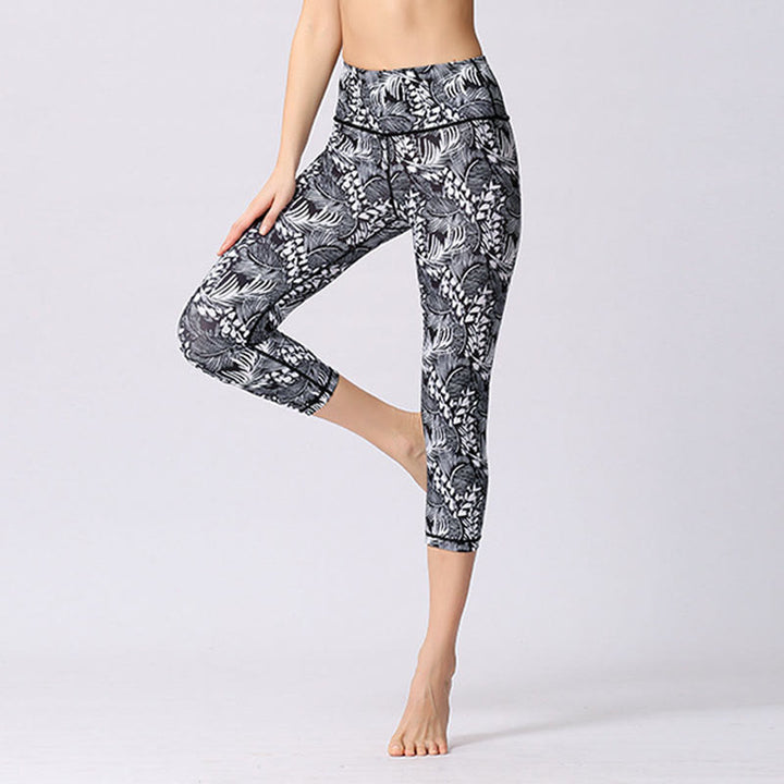 Buddha Stones Leggings deportivos cortos de yoga con estampado de hojas y mariposas para mujeres - image 15