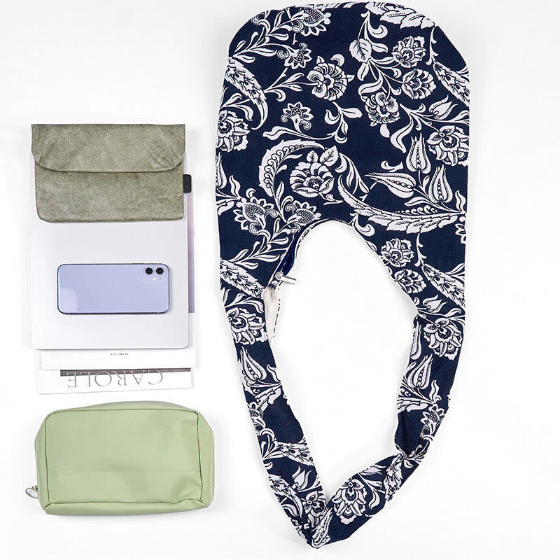 Bolso bandolera de algodón con patrón de flores blancas y azul marino de Buddha Stones