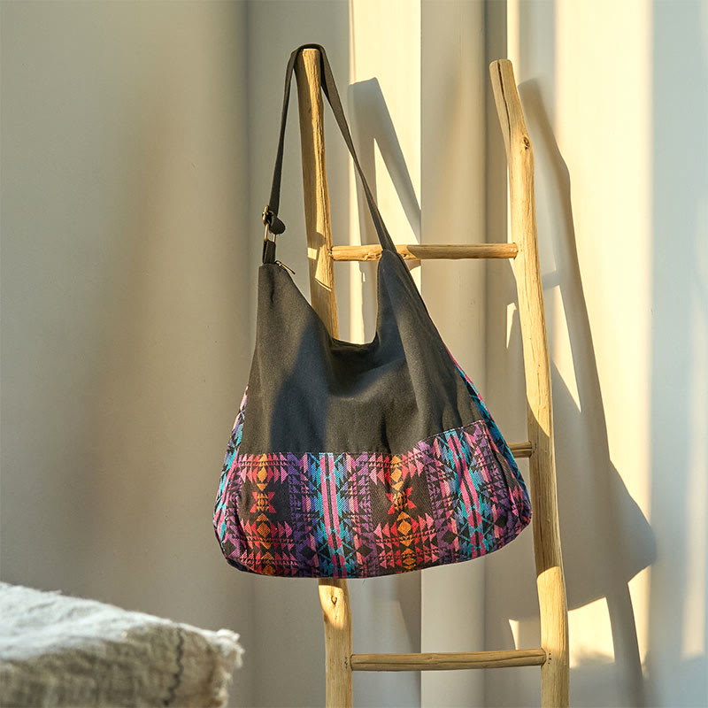 Bolso Bandolera de Algodón con Patrón Geométrico en Negro, Rojo y Rosa Buddha Stones