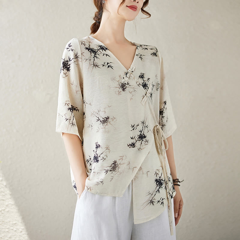 Camisa con botón de rana con estampado de hojas de bambú en tinta Buddha Stones, cuello en V con cordones