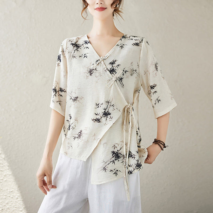 Camisa con botón de rana con estampado de hojas de bambú en tinta Buddha Stones, cuello en V con cordones