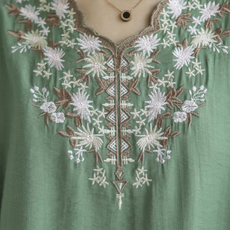 Buddha Stones Camiseta de algodón y lino con bordado floral pequeño, de cuello en V y media manga - image 8