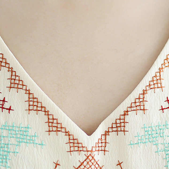 Top sin mangas con borla, escote en V y bordado retro de Buddha Stones - image 7