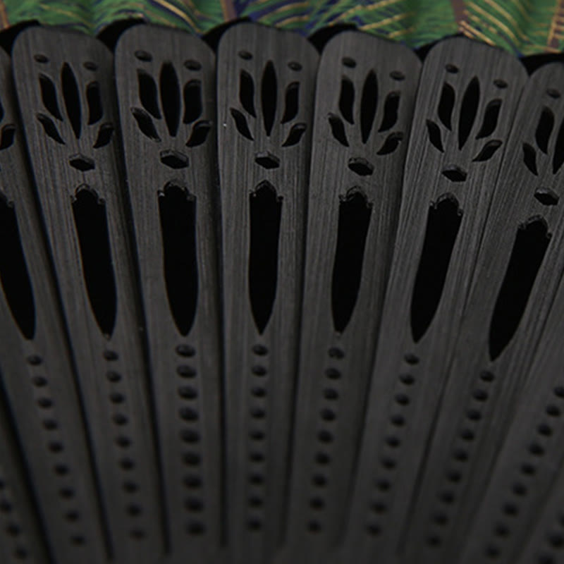 Buddha Stones Abanico de mano plegable de bambú de 21.5 cm con pluma de pavo real