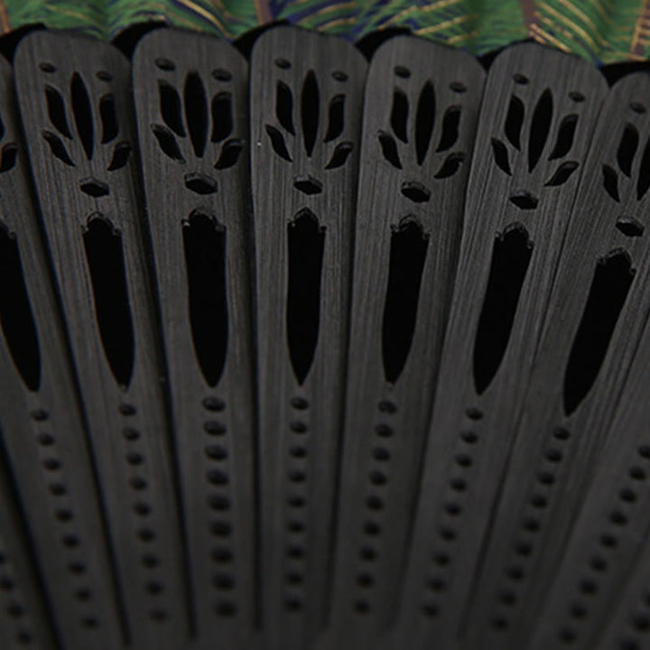 Buddha Stones Abanico de mano plegable de bambú de 21.5 cm con pluma de pavo real