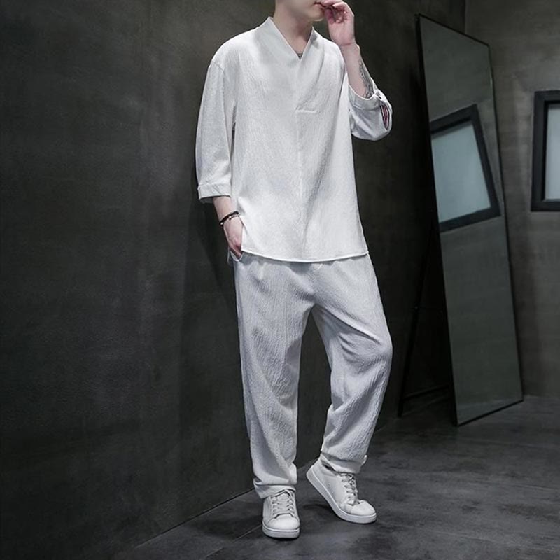 Buddha Stones Camisa de manga tres cuartos con cuello en V de color sólido Pantalones casuales Conjunto de ropa para hombre - image 1