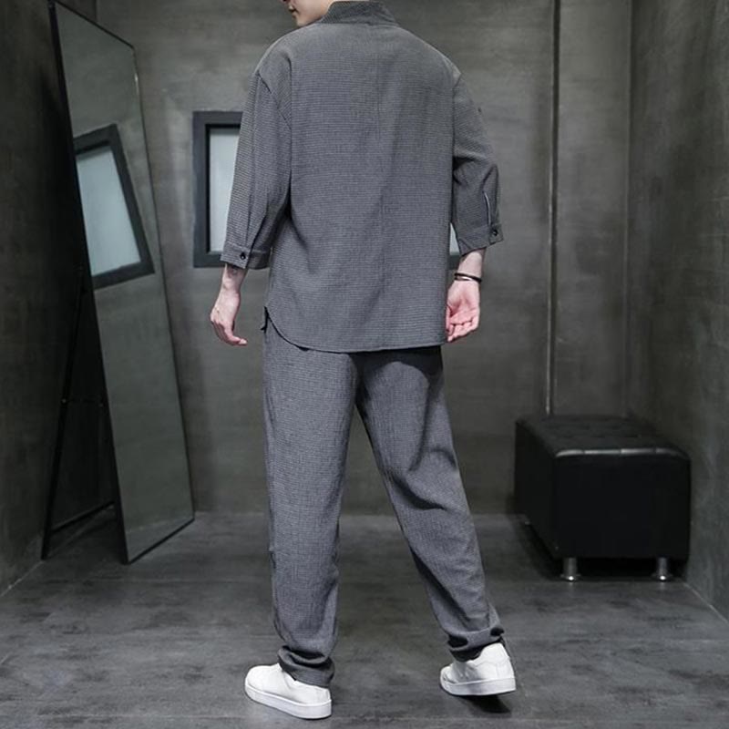 Buddha Stones Camisa de manga tres cuartos con cuello en V de color sólido Pantalones casuales Conjunto de ropa para hombre - image 19
