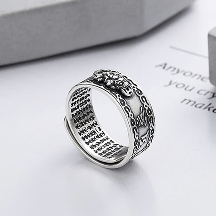 Buddha Stones Anillo Ajustable de Plata de Ley 925 Estelina con Escritura Tallada de PiXiu y Riqueza