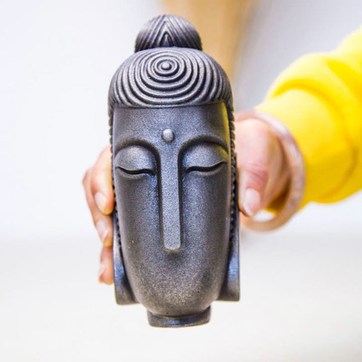 Buddha Stones Estatua de Buda Meditante con Ojos Cerrados de Polvo de Hierro Óxido Resina Fundida Decoración del Hogar