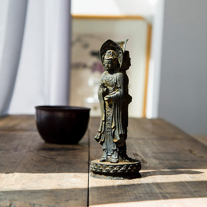 Buddha Stones Estatua de Resina Fundida con Polvo de Hierro Oxidado de la Kwan Yin Avalokitesvara Trifacética Decoración de Escritorio de Riqueza