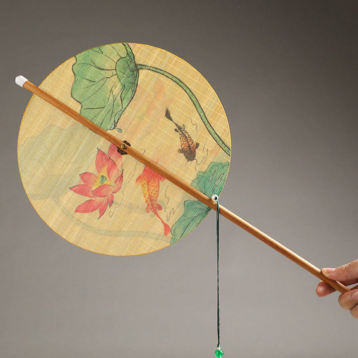 Buddha Stones Hecho a mano Pájaros Flores Caquis Fruta Peces Koi Loto Bambú Mango largo Abanico portátil que se puede enrollar