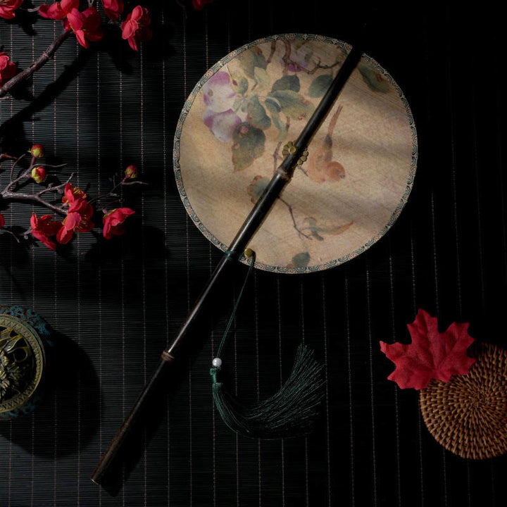 Buddha Stones Flores Hechas a Mano Melocotón Nispero Pájaro Grulla Mariposa Patrón Largo Púrpura Mango de Bambú Portátil Abanico Enrollable