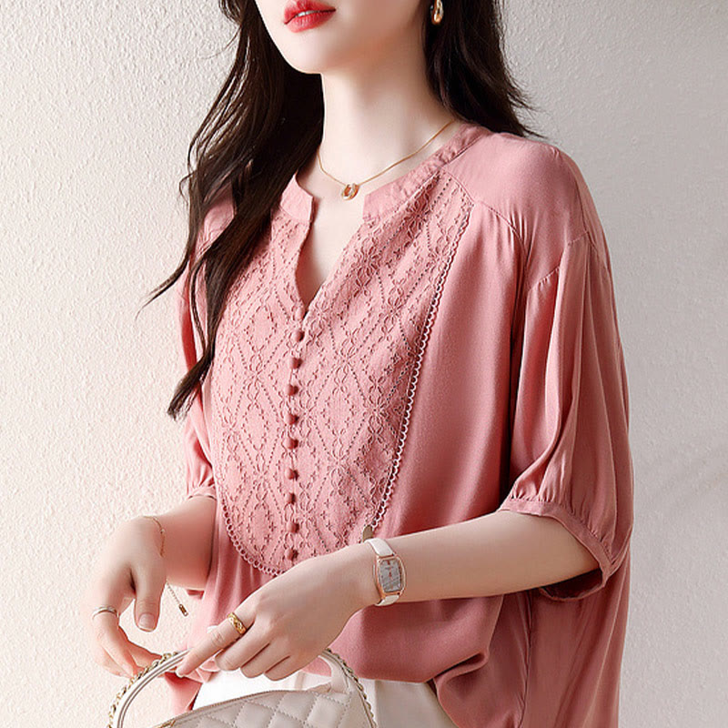 Camiseta de manga corta con diseño de botones rosas y cuello en V de Buddha Stones - image 4