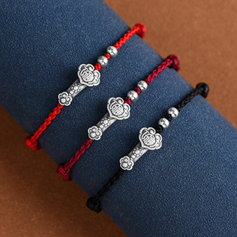 Pulsera de cuerda de la fortuna hecha a mano con Buddha Stones en plata de ley 999 con el personaje Fu y el mango de Ruyi