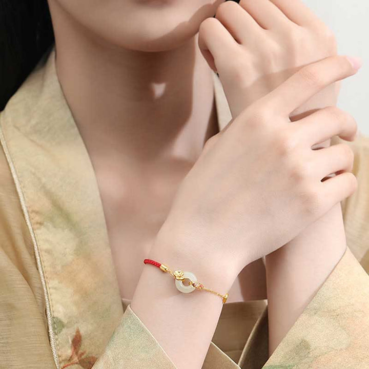 Pulsera de cuerda roja con hebilla de paz de pez dorado chino de jade hetiano de plata esterlina 925 hecha a mano con Buddha Stones