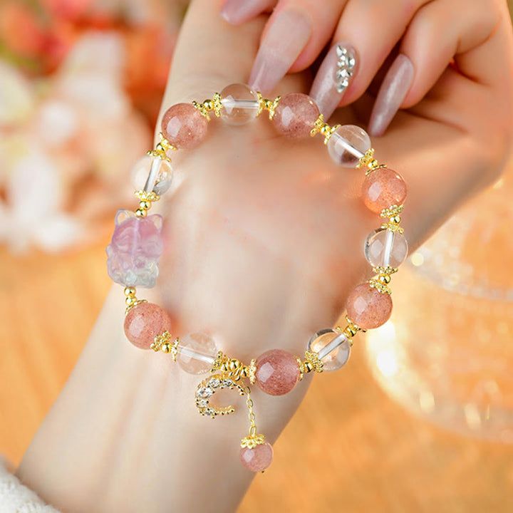 Pulsera con colgante de luna de zorro de nueve colas y cuarzo fresa blanco natural de Buddha Stones