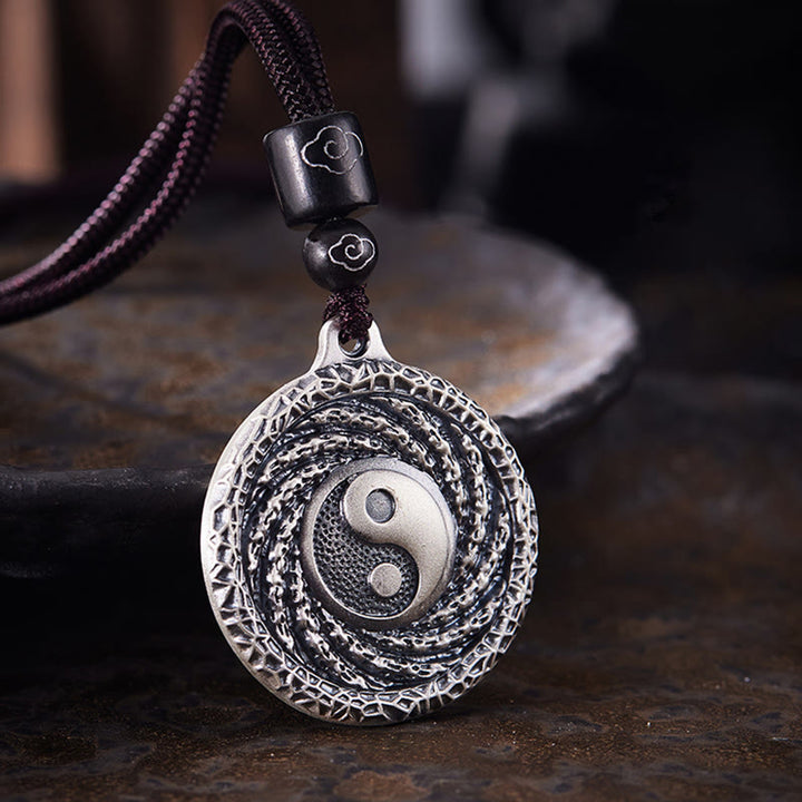 Buddha Stones 999 con diseño de Tai Chi Yin Yang Bagua y fantasmas de montaña que gastan dinero - Plata de ley 999 (Moneda con fantasma de montaña y Bagua Yin Yang) - image 0
