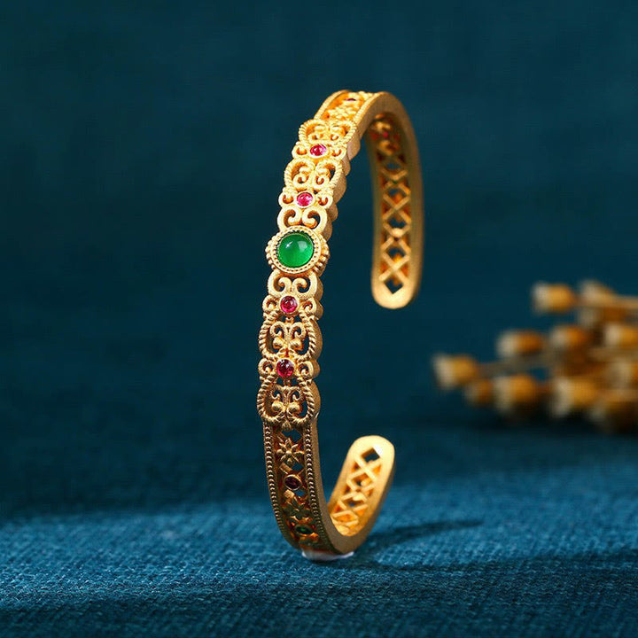 Brazalete de cobre chapado en oro de 24 k con Buddha Stones , calcedonia verde y resistencia