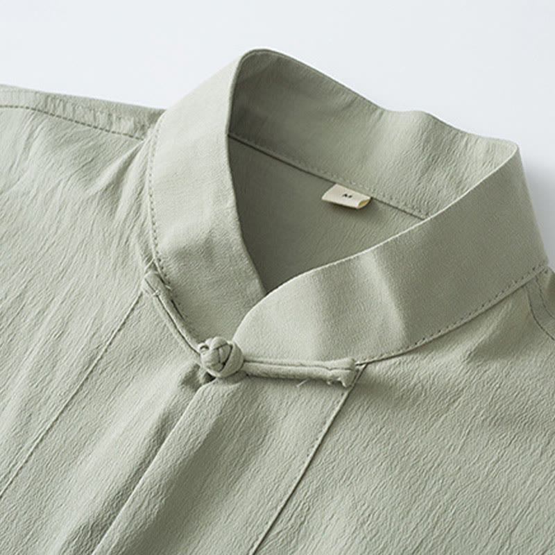 Pantalones de camisa de manga tres cuartos con botones de rana y Buddha Stones para hombre