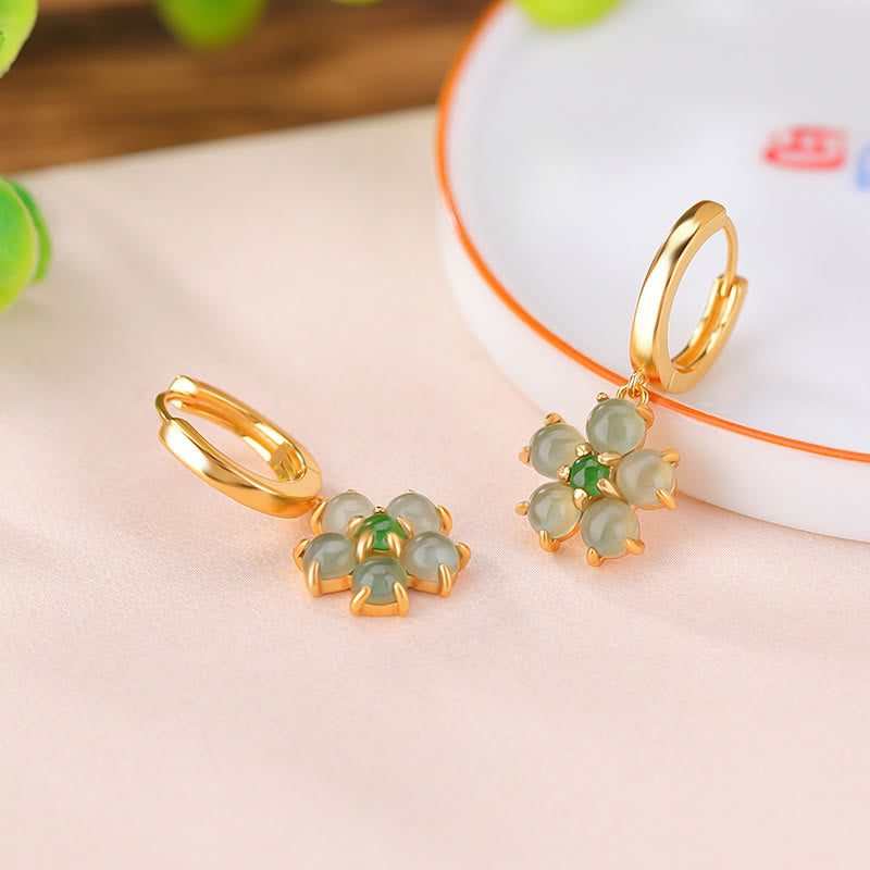 Pendientes de plata de ley 925 bañados en oro con diseño de flor de jade verde y Buddha Stones que representan la suerte y la prosperidad