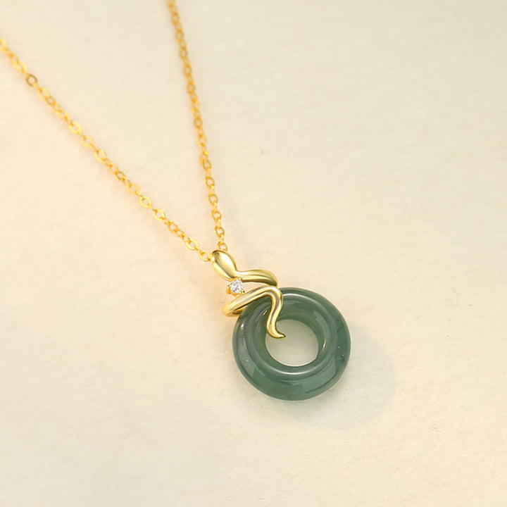Collar con colgante de la paz con forma de serpiente y jade en oro de 18 quilates y plata de ley 925 con Buddha Stones