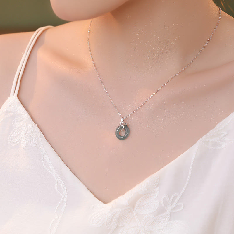 Collar con colgante de la paz con forma de serpiente y jade en oro de 18 quilates y plata de ley 925 con Buddha Stones - image 1