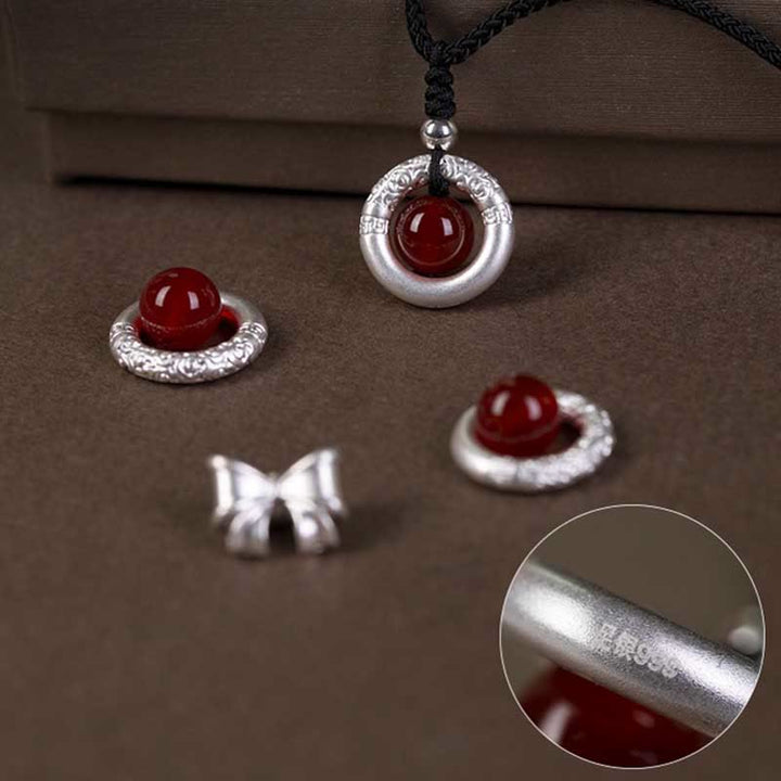 Collar con colgante de bendición con hebilla de paz y ágata roja de plata de ley 999 con Buddha Stones
