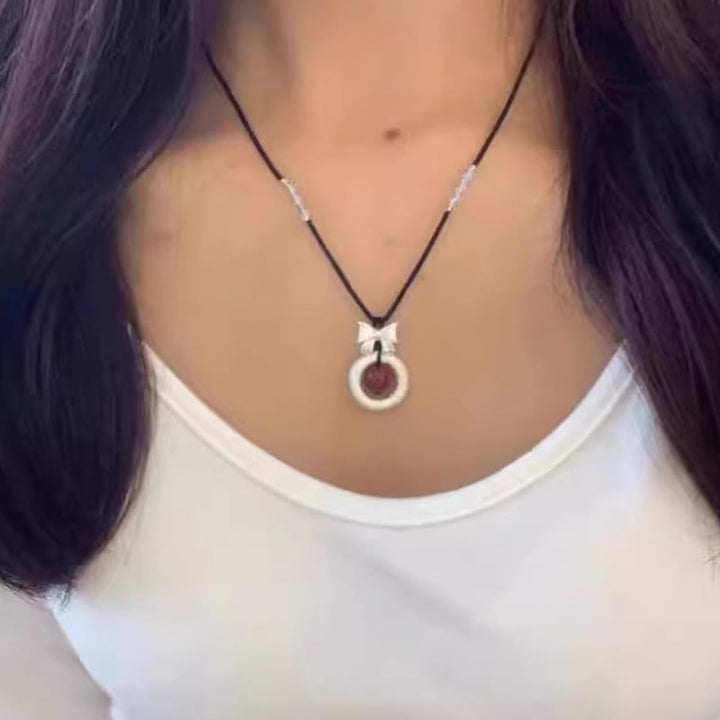 Collar con colgante de bendición con hebilla de paz y ágata roja de plata de ley 999 con Buddha Stones