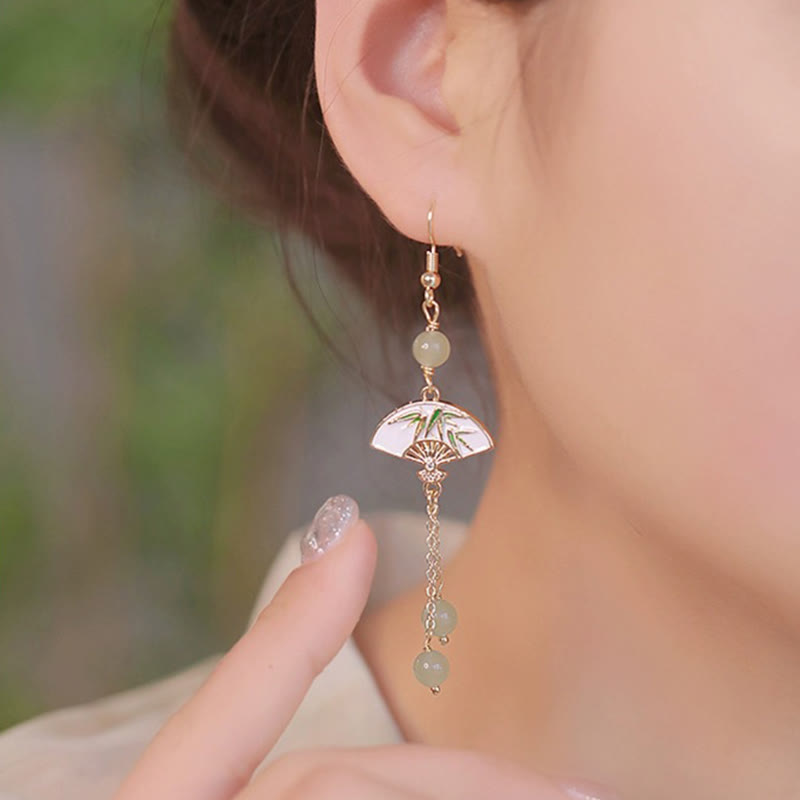 Pendientes de bambú con diseño de abanico de jade y cobre relleno de oro de 14 quilates y Buddha Stones